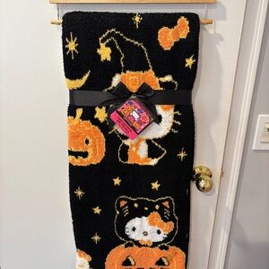 Hello Kitty Super Soft Halloween Throw blanket